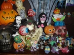 A bunch of spooky lamps are hidden here.